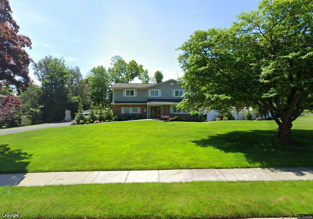 6 Brian St, ComMacK, NY 11725 - photo 1