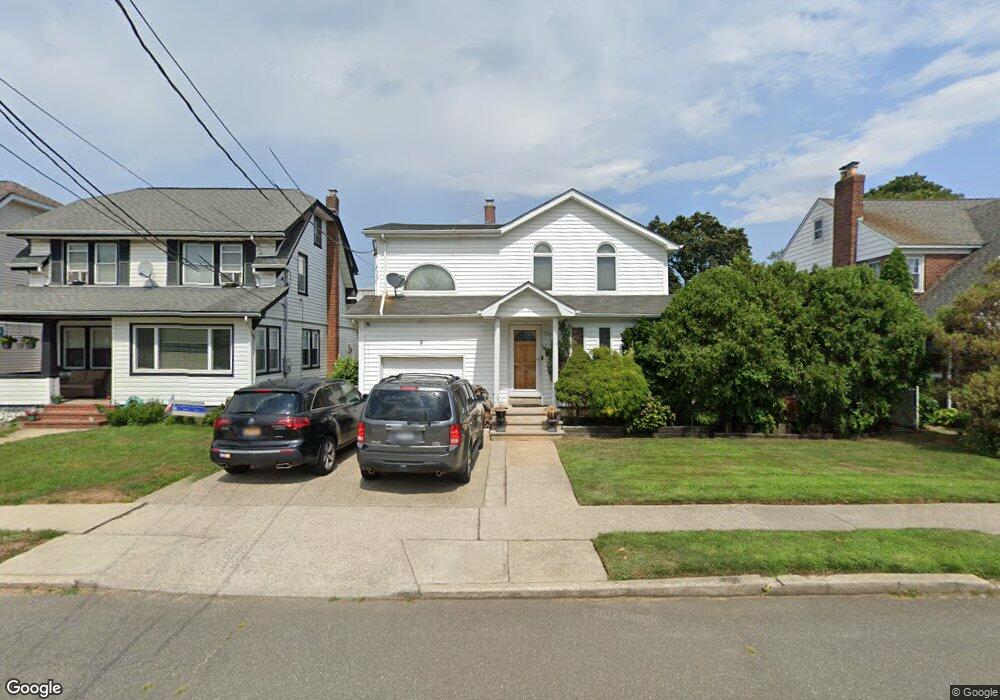 21 Wyoming Ave, Lynbrook, NY 11563 - photo 1