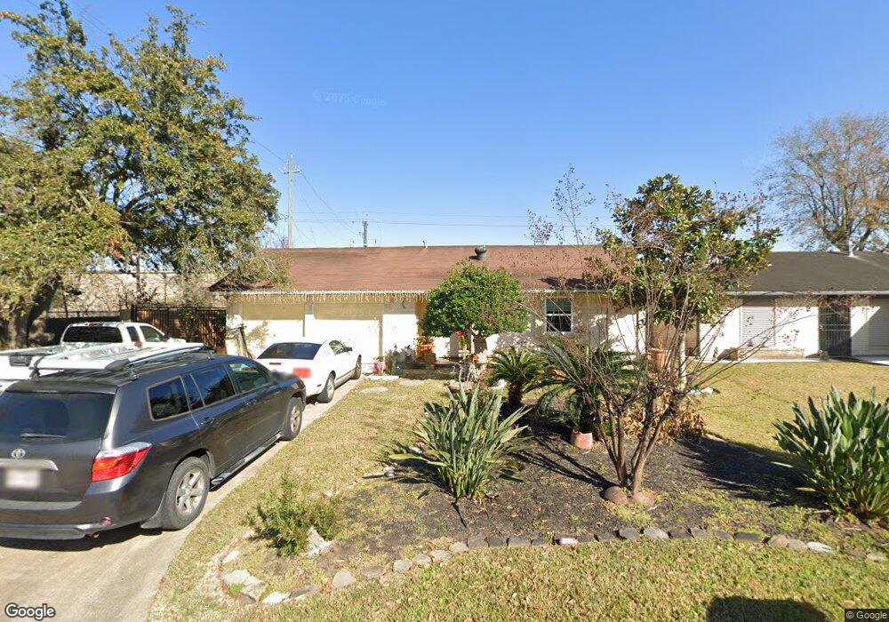 10311 White Clover Dr, Houston, TX 77089 - photo 1