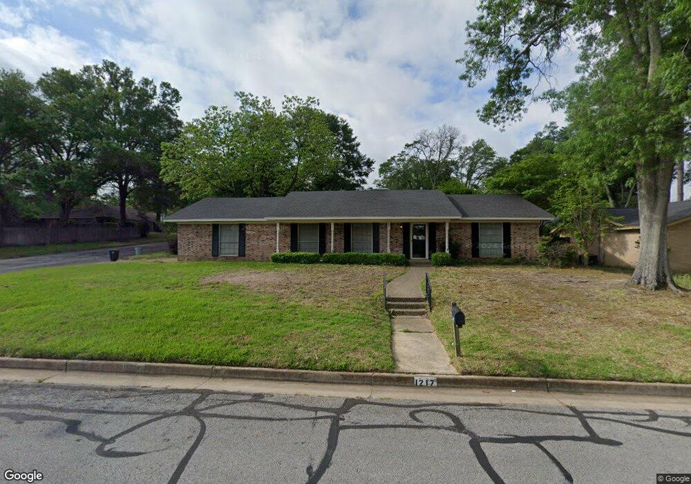 1217 Hubbard Dr, Tyler, TX 75703 - photo 1