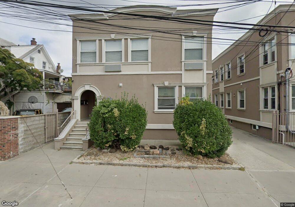 40-11 214th Place unit 2, Bayside, NY 11361 - photo 1