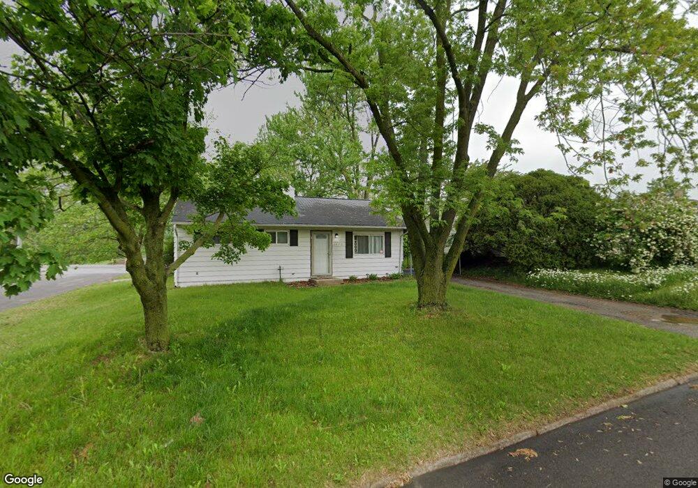 2442 Linwood St SW, Cedar Rapids, IA 52404 - photo 1