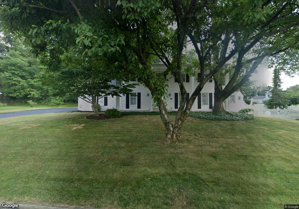 1260 Clearview Cir, Allentown, PA 18103 - photo 1