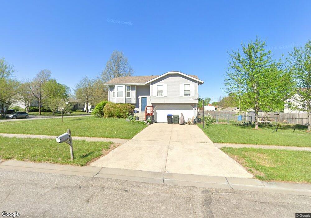 2625 SW Bingham Ct, Topeka, KS 66614 - photo 1