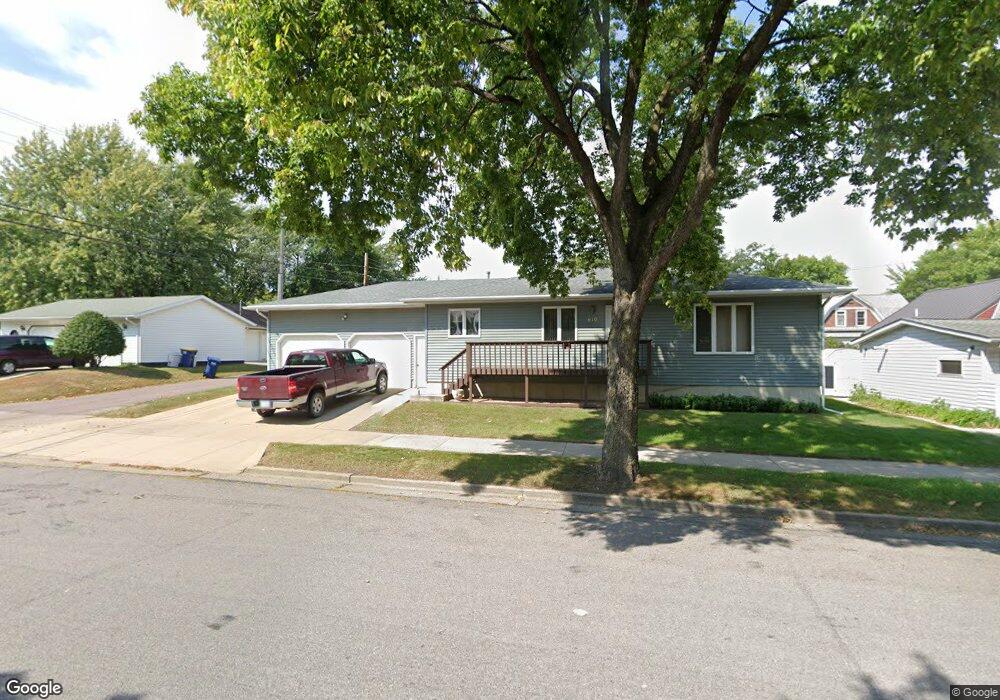 610 10th St N, New Ulm, MN 56073 - photo 1