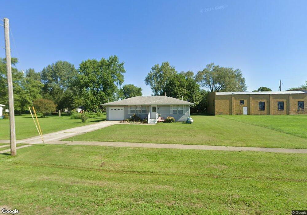 104 W Main St, Shumway, IL 62461 - photo 1