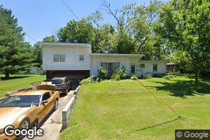 906 Mount Vernon Rd, Fairfield, IL 62837