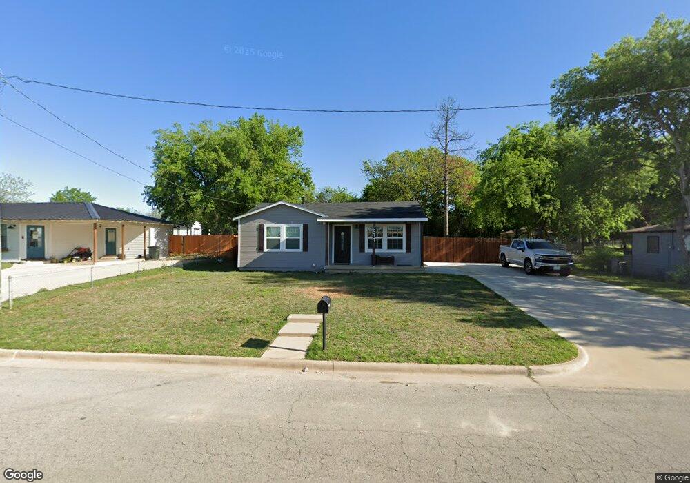 611 Jameson St, Weatherford, TX 76086 - photo 1