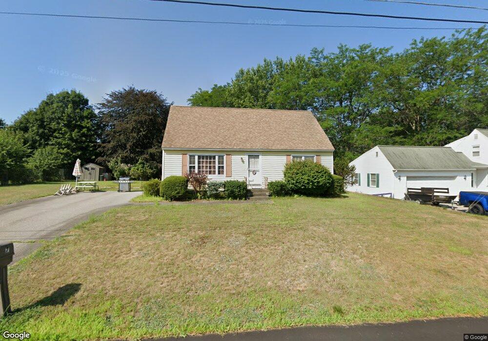 7 Edmond Dr, Nashua, NH 03063 - photo 1