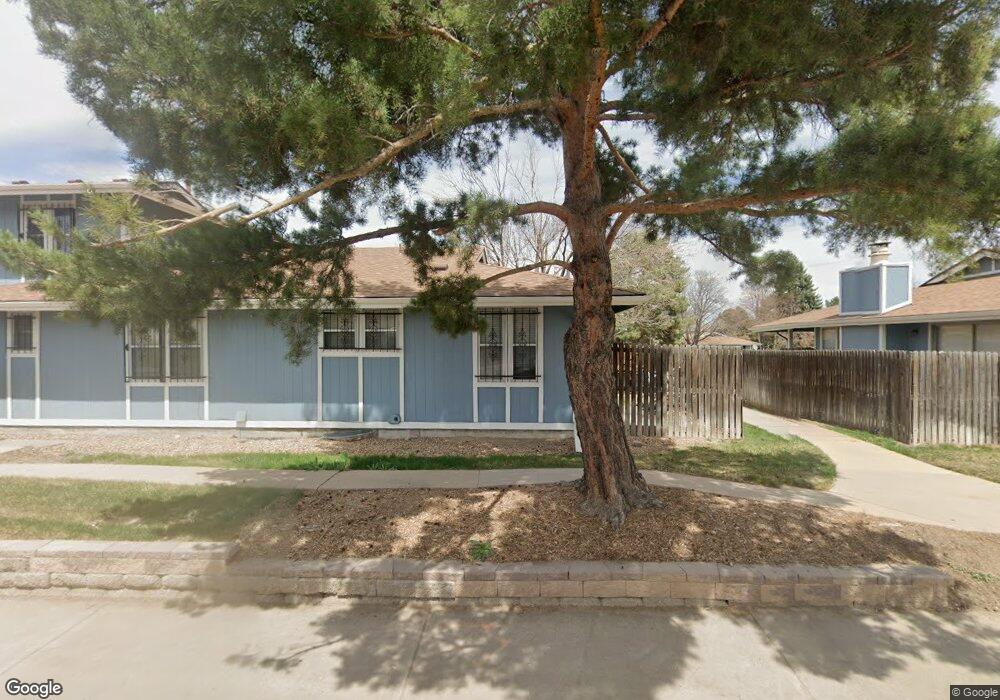 296 S Newark Cir, Aurora, CO 80012 - photo 1