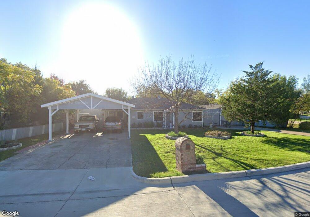 905 SW Dallas St, Grand Prairie, TX 75051 - photo 1