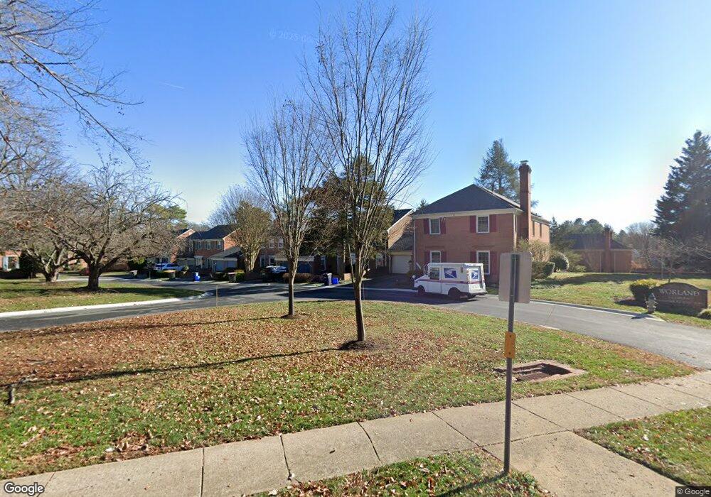 10263 Gainsborough Rd, Potomac, MD 20854 - photo 1