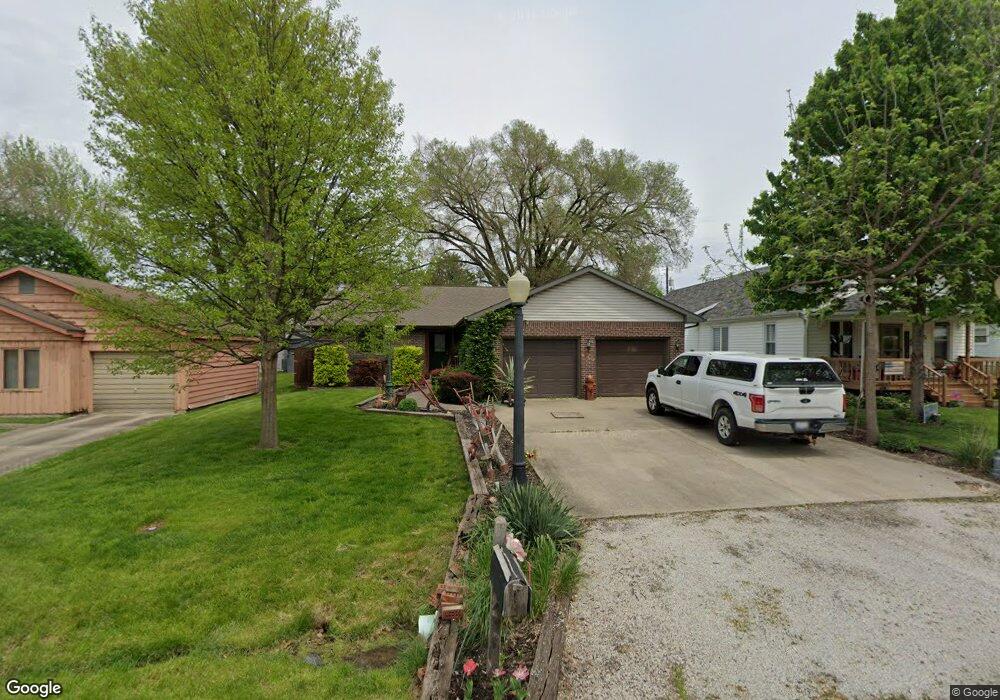 510 Frorer Ave, Lincoln, IL 62656 - photo 1