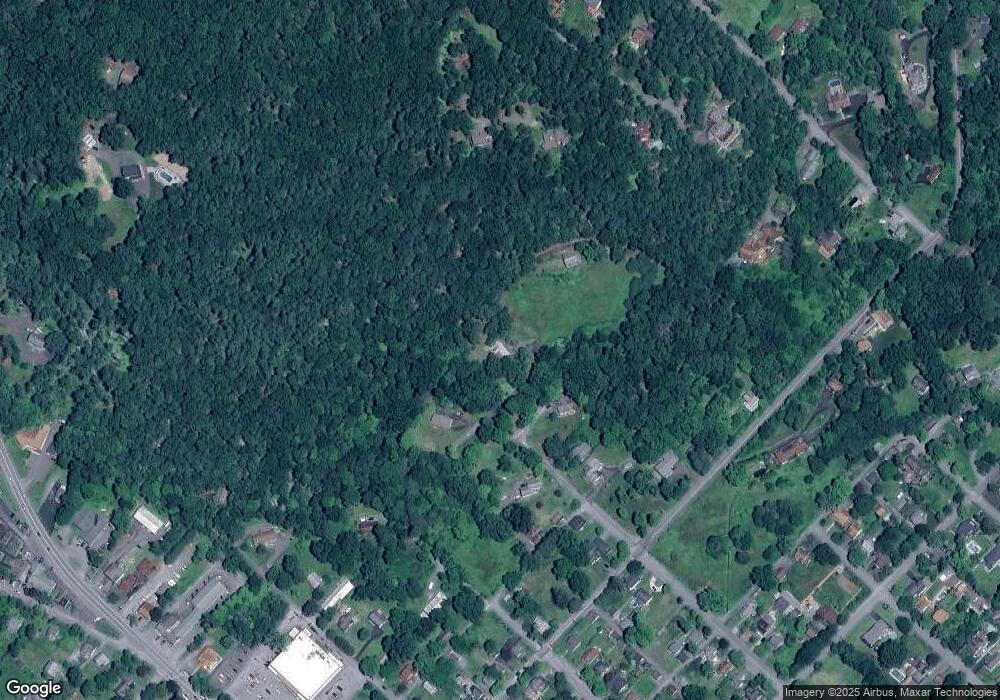 118 Blossom Ln, Milford, PA 18337 - photo 1