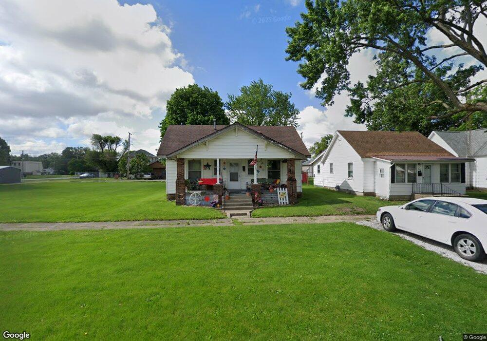 613 Prairie Ave, Mattoon, IL 61938 - photo 1