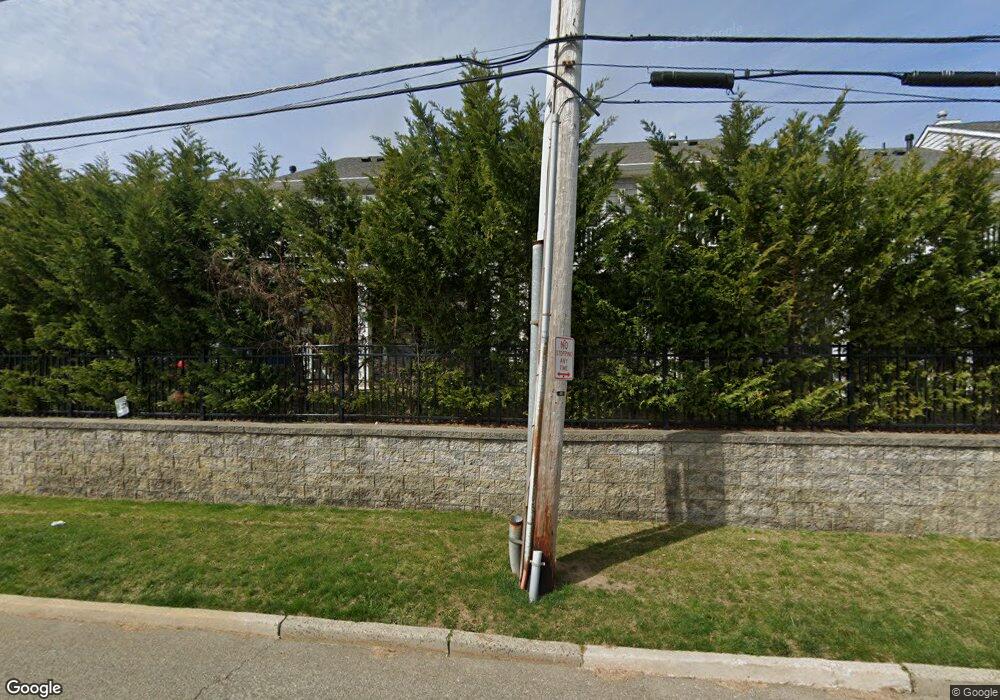 3 Ocean Watch Ct unit 3, Freeport, NY 11520 - photo 1