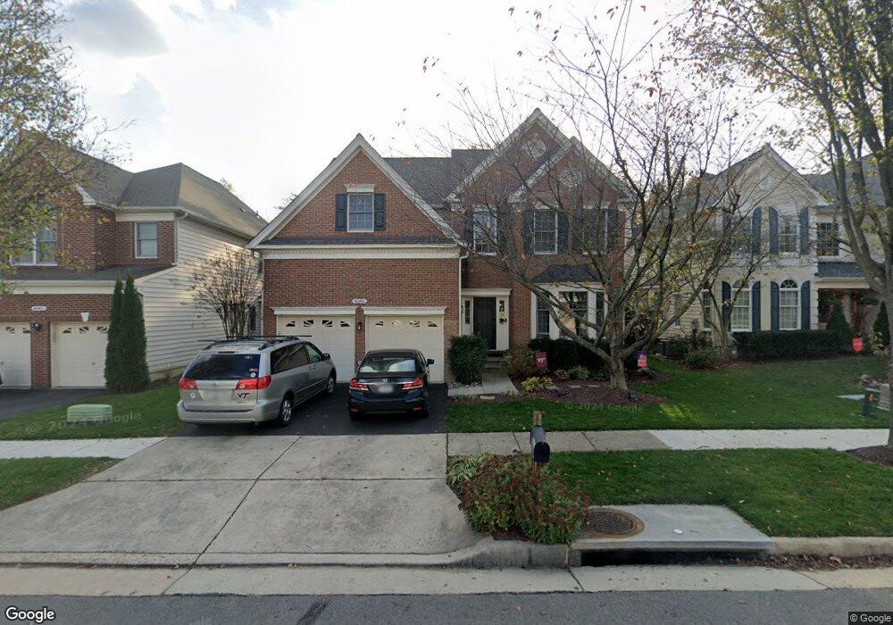 42481 Unicorn Dr, Chantilly, VA 20152 - photo 1