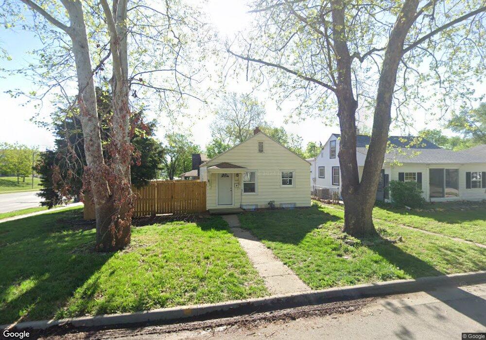 600 SW Randolph Ave, Topeka, KS 66606 - photo 1
