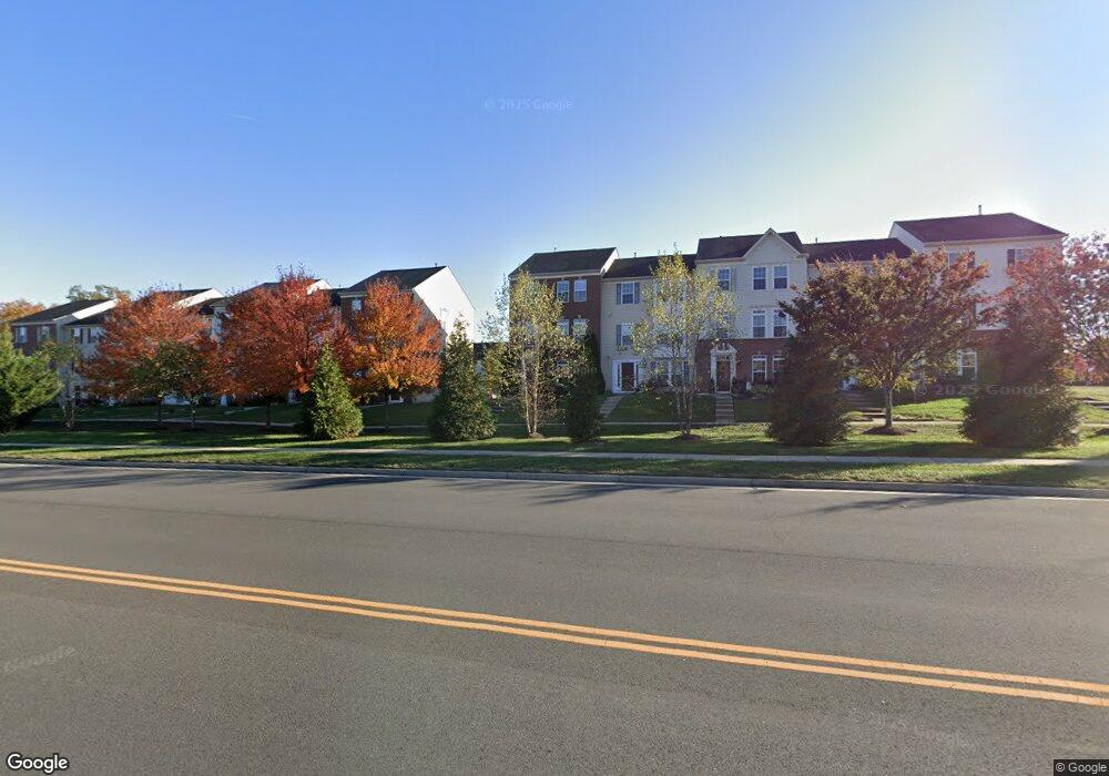 42933 Edgewater St, Chantilly, VA 20152 - photo 1