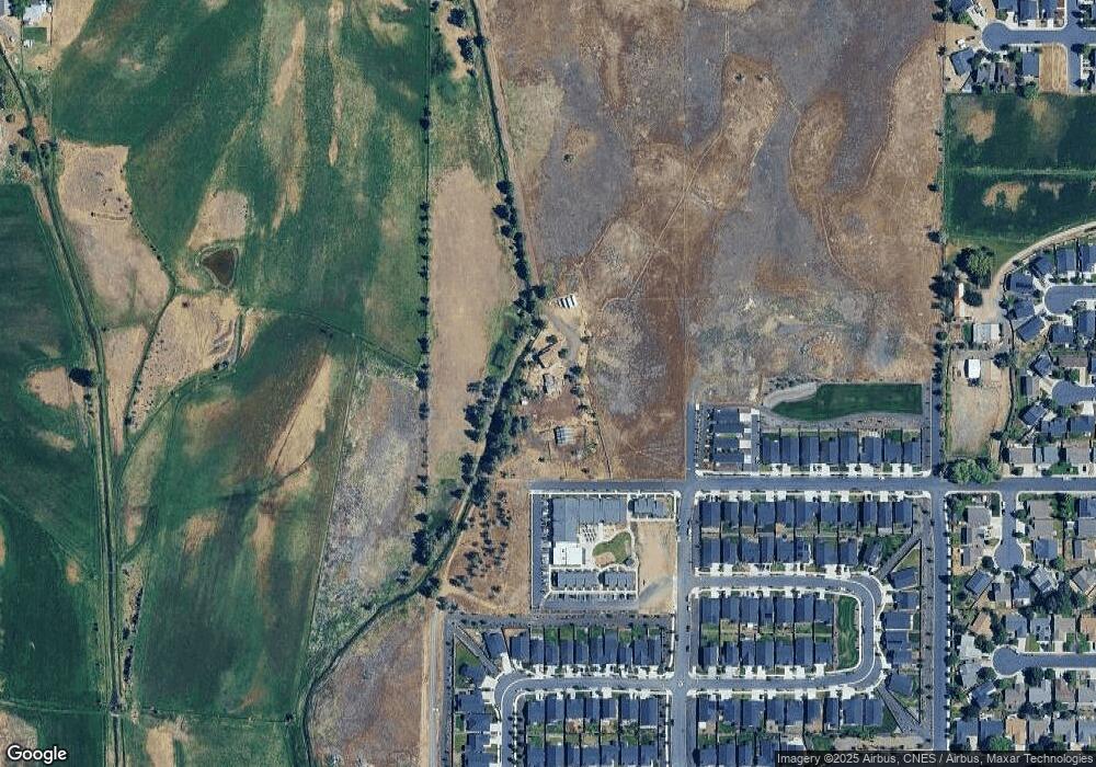 2680 NW Maple Ave, Redmond, OR 97756 - photo 1