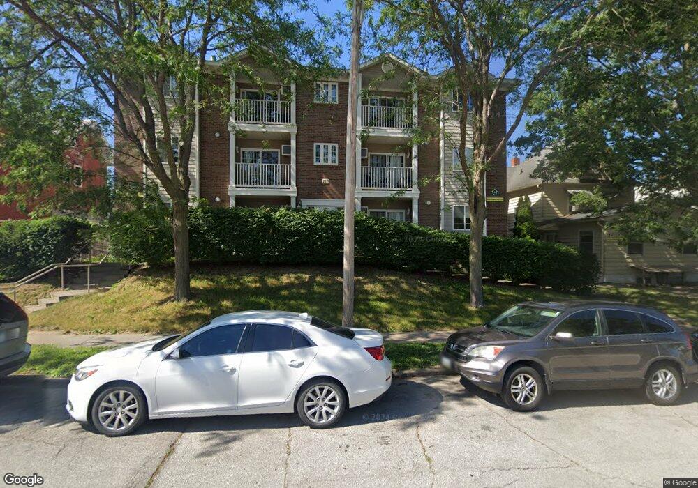 112 E Bloomington St unit 3, Iowa City, IA 52245 - photo 1