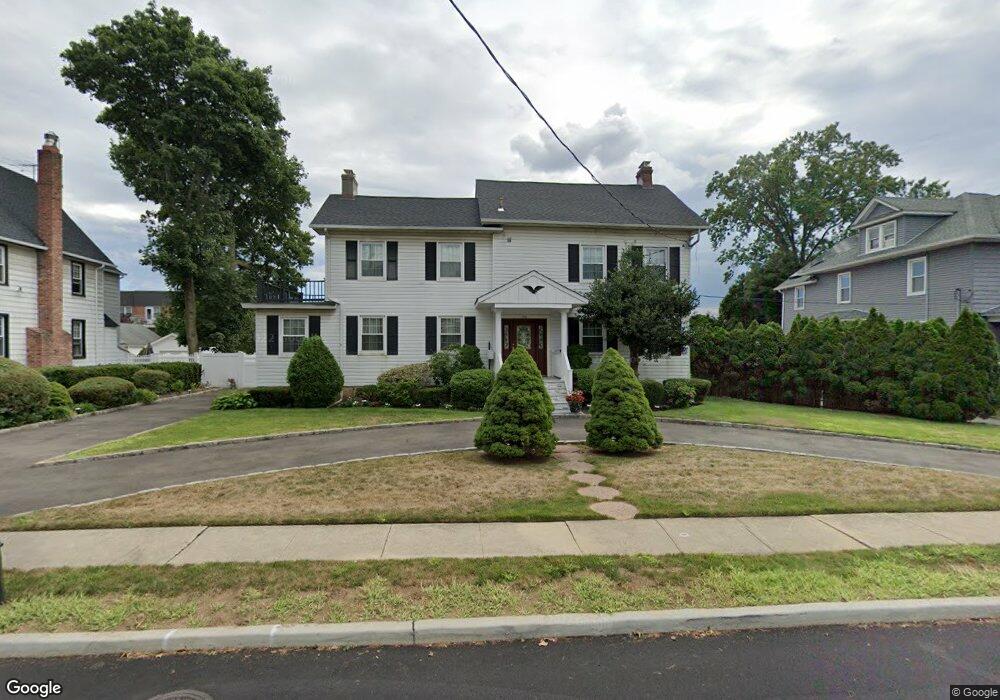 158 Walnut St, Lynbrook, NY 11563 - photo 1