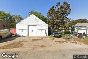 208 S West St, Flandreau, SD 57028