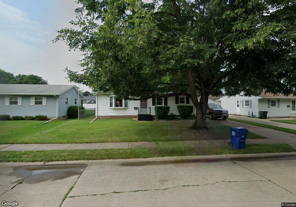 2022 W 34th St, Davenport, IA 52806 - photo 1