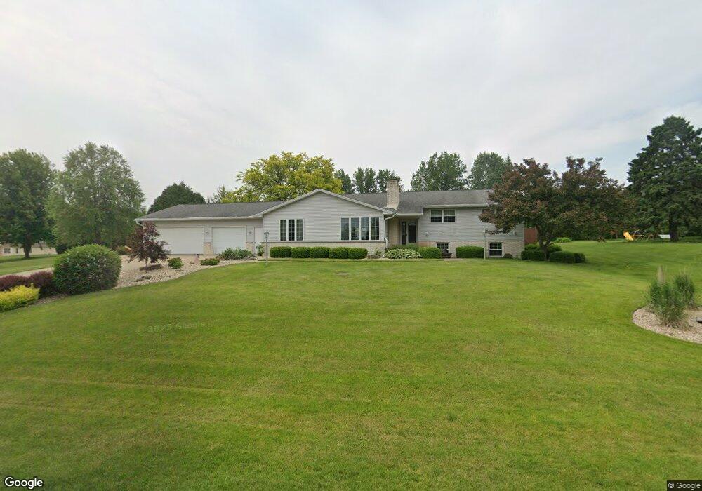 4955 Highwood Cir, Middleton, WI 53562 - photo 1