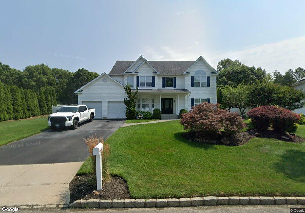 31 Jordan Dr, Medford, NY 11763 - photo 1