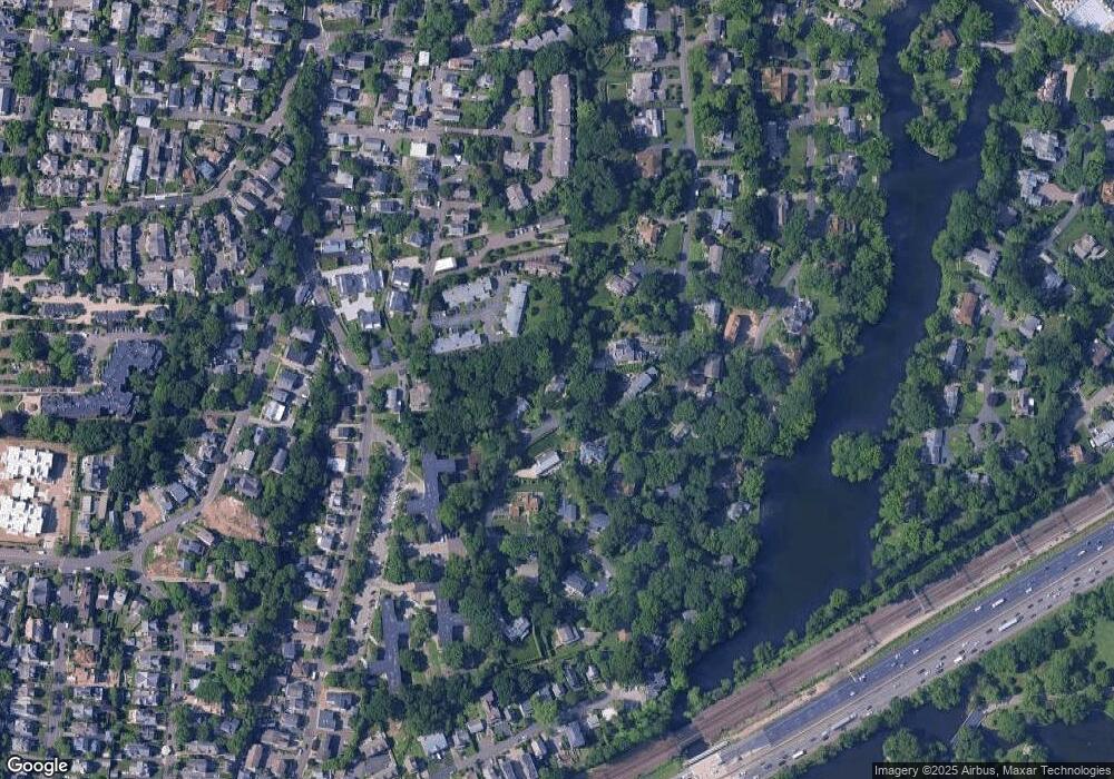 11 Wildwood Dr, Greenwich, CT 06830 - photo 1