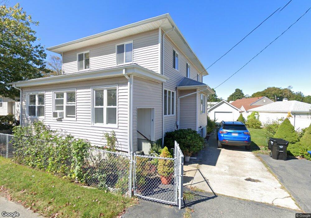 5 Burdick Ave, Newport, RI 02840 - photo 1