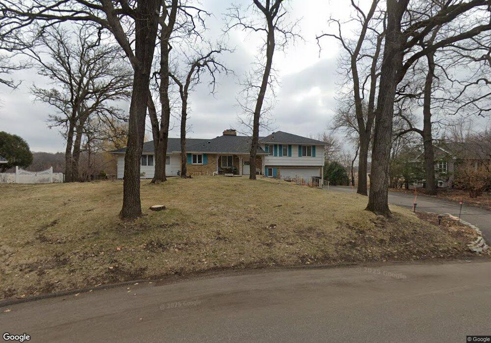 16639 Meadowbrook Ln, Wayzata, MN 55391 - photo 1