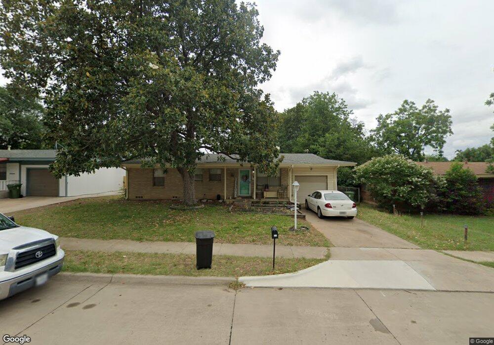 637 Willow St, Hurst, TX 76053 - photo 1