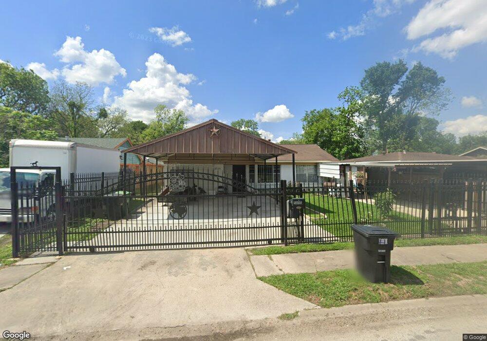 5015 Werner St, Houston, TX 77022 - photo 1
