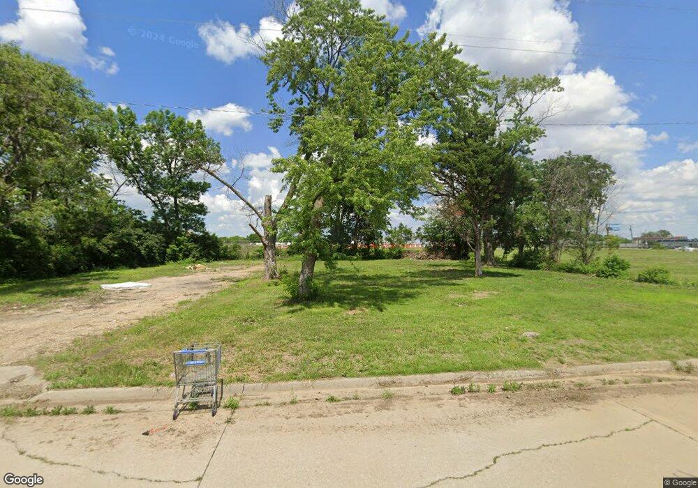 518 SW 39th St, Topeka, KS 66609 - photo 1