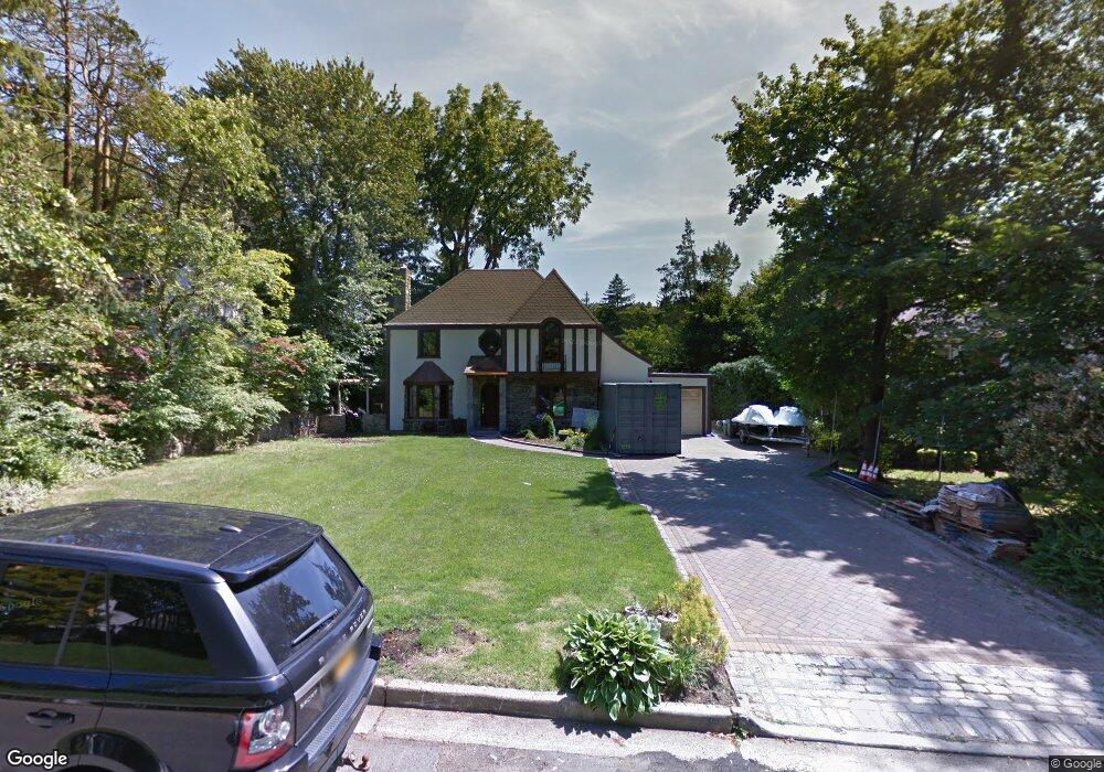 24 Rockcrest Rd, Manhasset, NY 11030 - photo 1