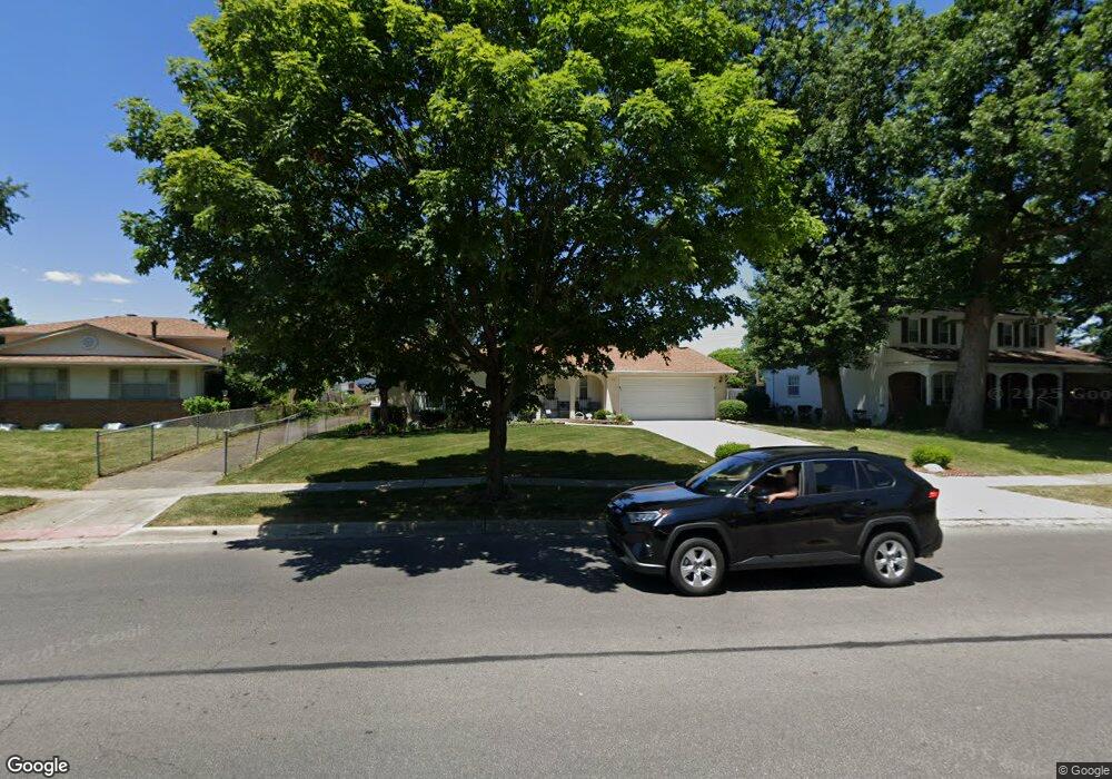 5061 Tamarack Blvd, Columbus, OH 43229 - photo 1