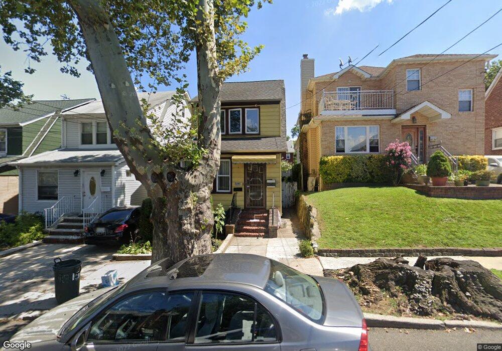 6131 160th St, Fresh Meadows, NY 11365 - photo 1