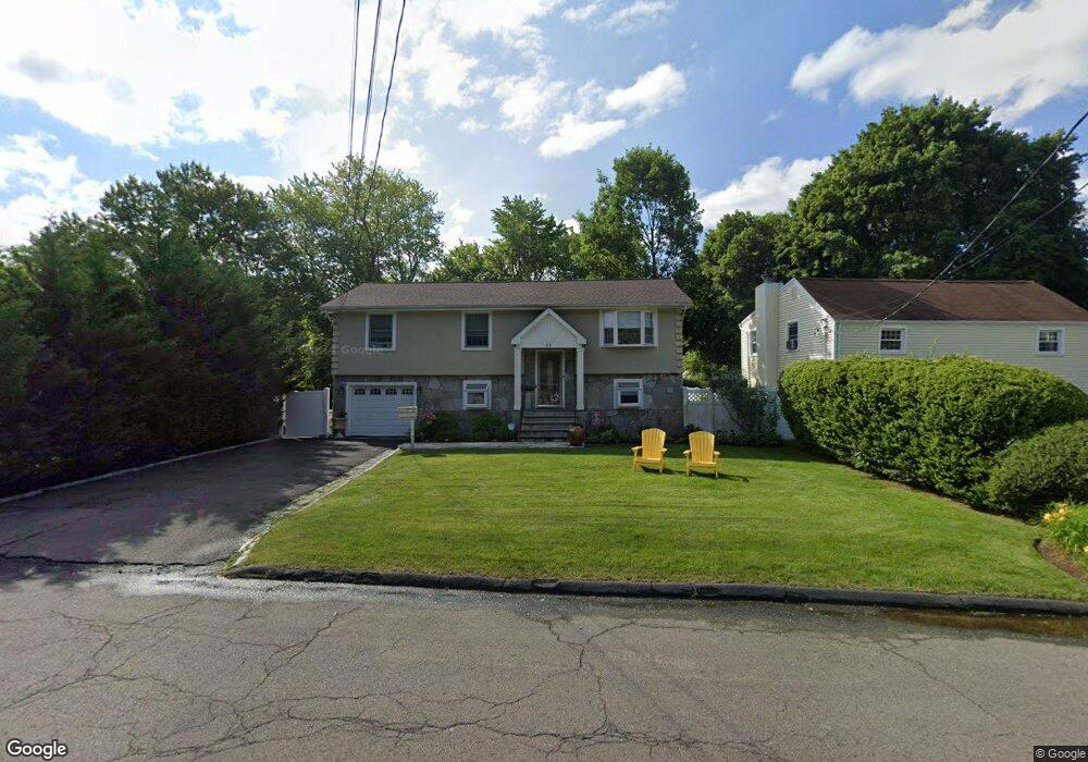 41 Barmore Dr W, Stamford, CT 06905 - photo 1