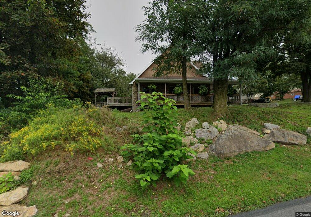 817 N Laurel St, Hazleton, PA 18201 - photo 1