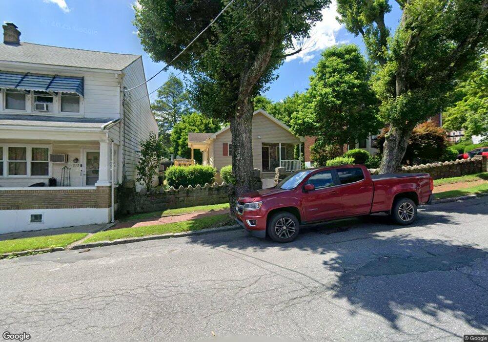 216 N Lehigh St, Tamaqua, PA 18252 - photo 1