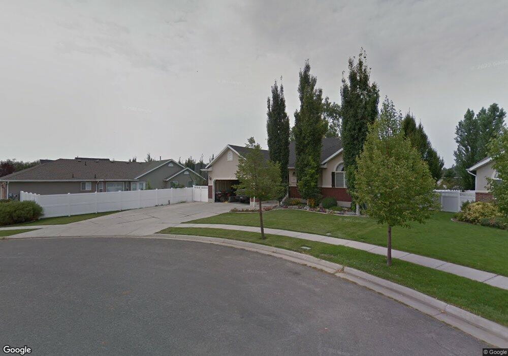 1060 S North Star Cir, Layton, UT 84041 - photo 1