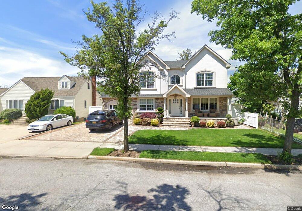 696 Forte Blvd, Franklin Square, NY 11010 - photo 1