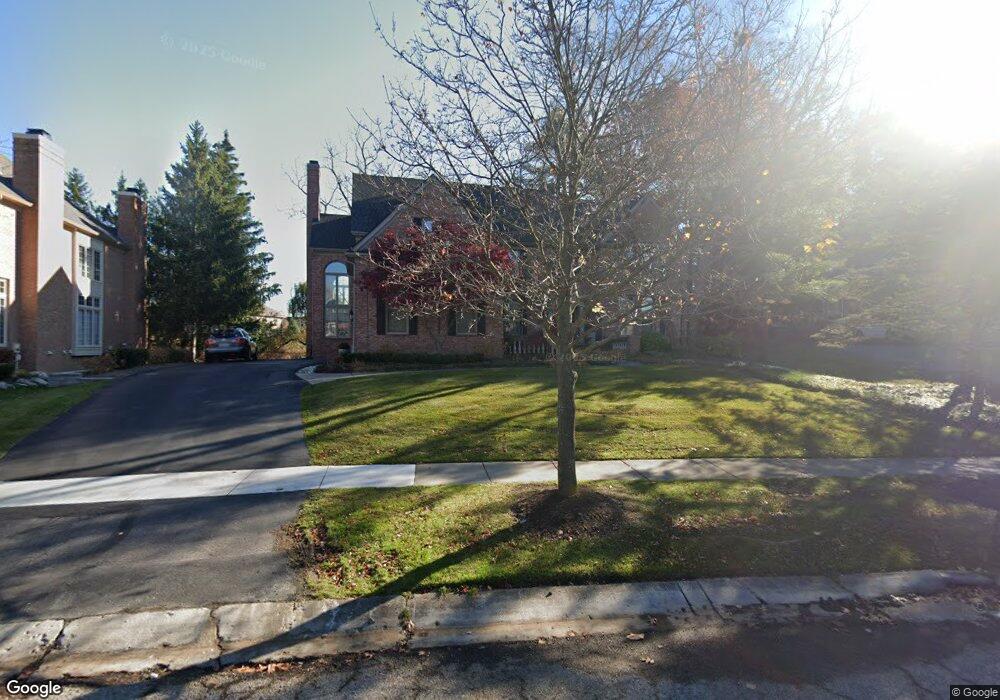 6613 Crest Top Dr, West Bloomfield, MI 48322 - photo 1