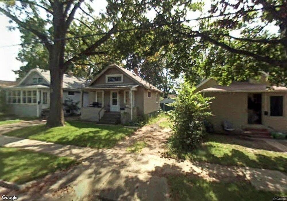 1527 Hull Ct, Lansing, MI 48915 - photo 1