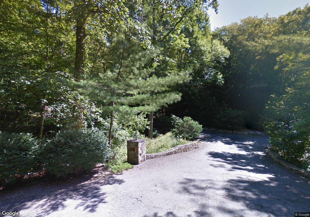 2 Smoke Hill Dr, Stamford, CT 06903 - photo 1