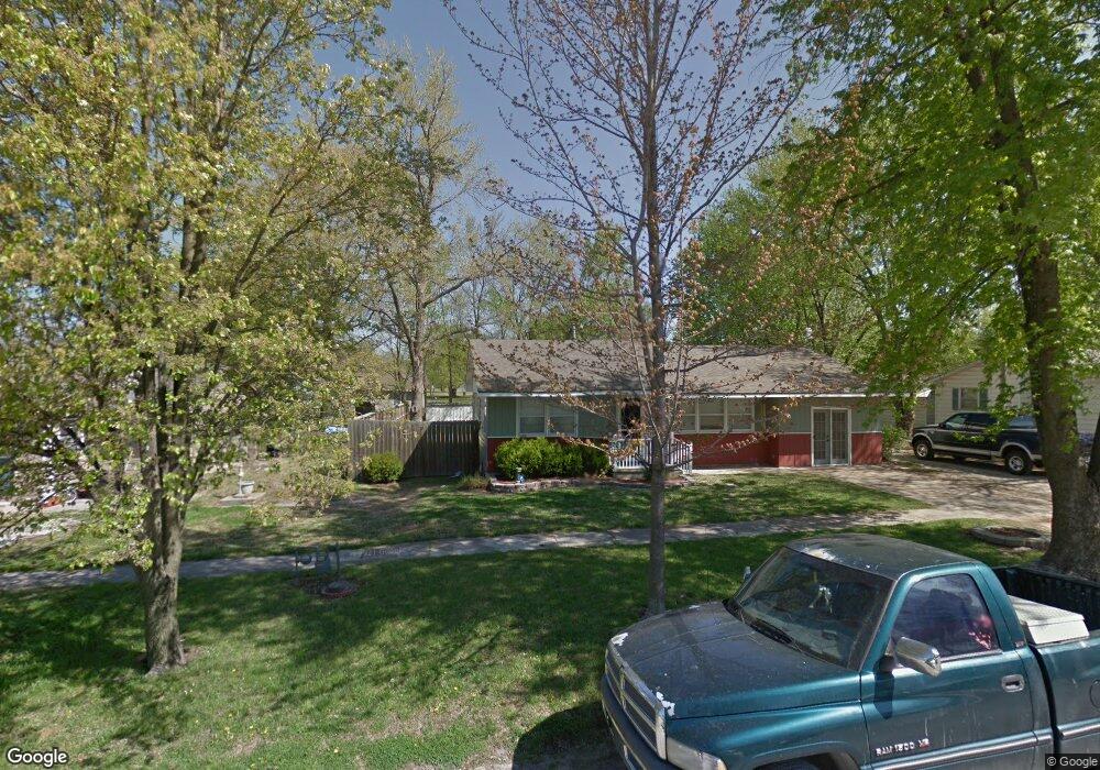 305 E 3rd St, Altamont, KS 67330 - photo 1