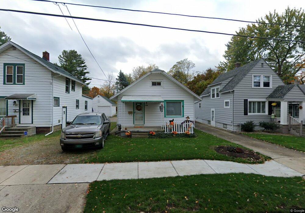 214 Paris Ave, Lansing, MI 48910 - photo 1