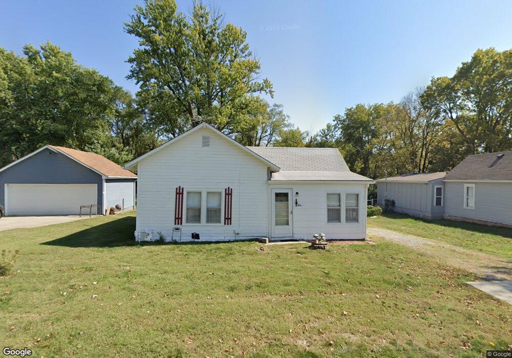 411 S Madison St, Raymore, MO 64083 - photo 1